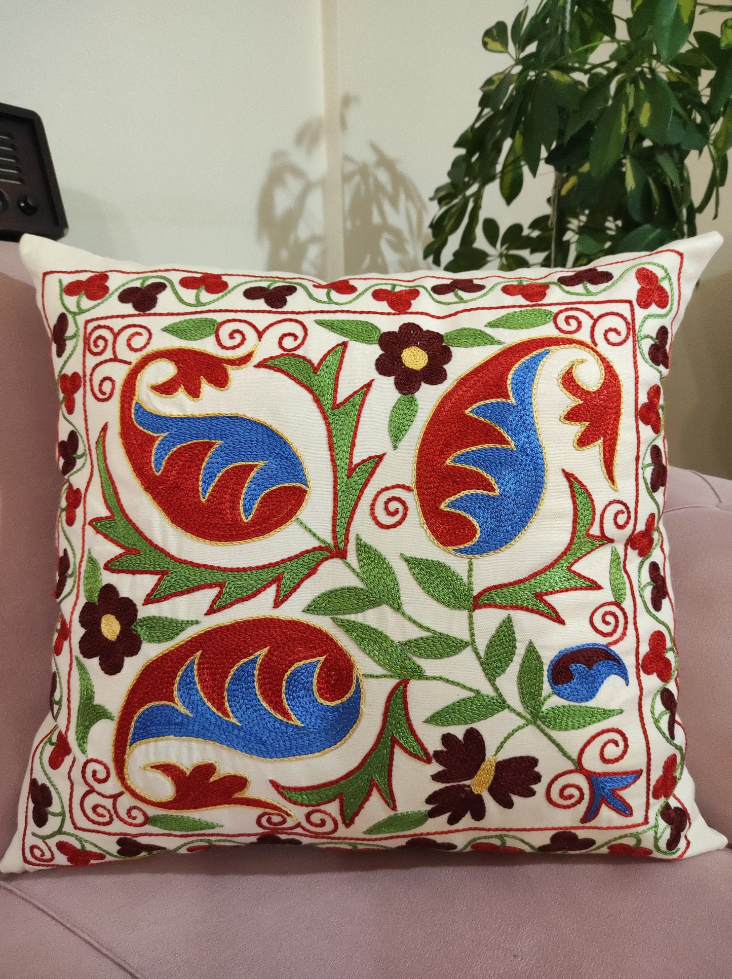 Hand-Embroiedered Silk Suzani Pillow, embroidered pillow case,Handmade Suzani Pillow Cover, Floral Pillow, Decorative Pillow